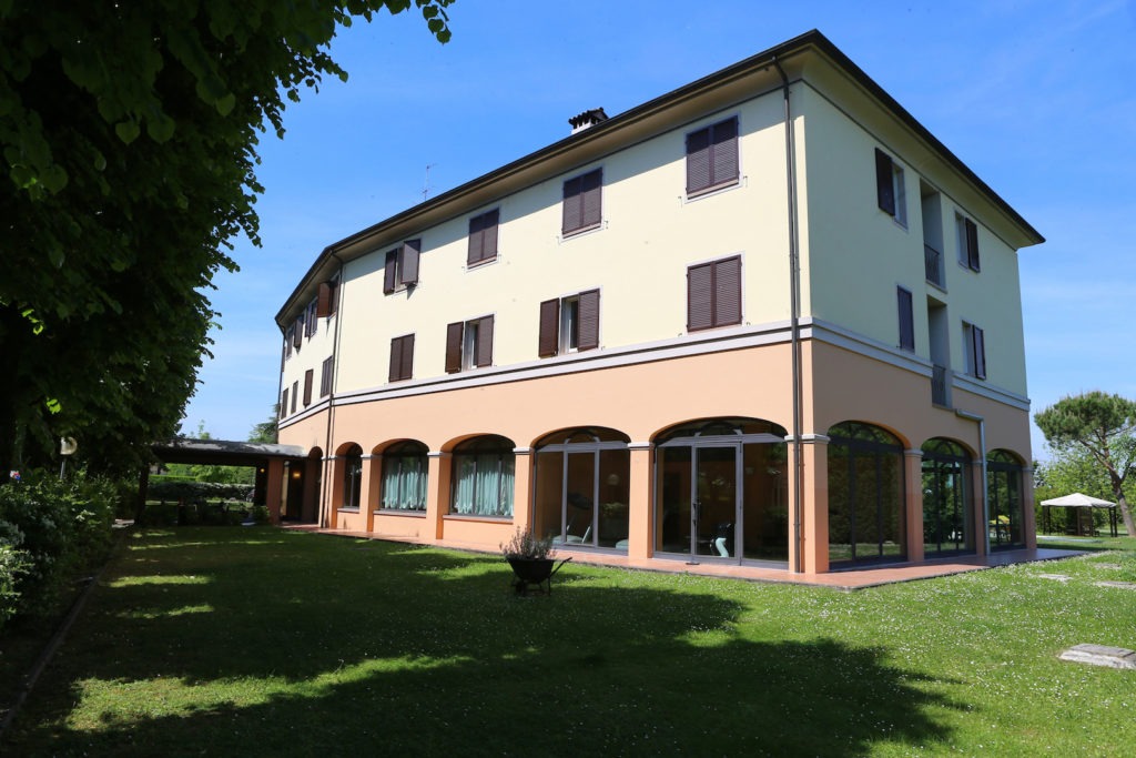 avig7700 1 e1547458202641